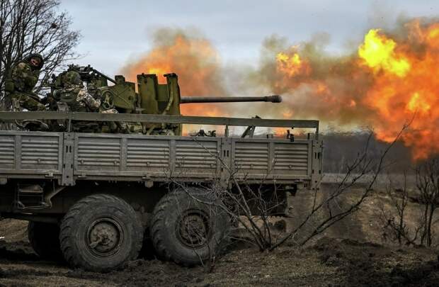 Вооруженные силы России продолжают наступление на различных участках фронта, сообщают военкоры.-2