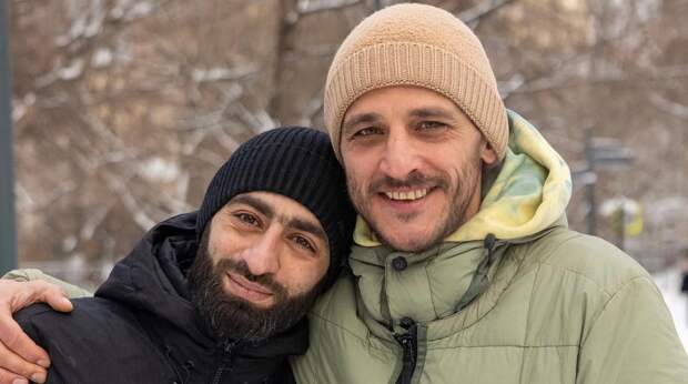 Звезда "Даешь молодежь!" Аслан Бижоев работает в пункте выдачи "Вайлдберриз"