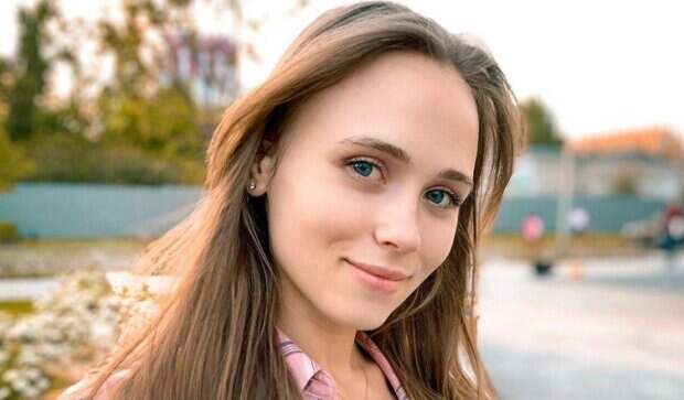 Женька из «Сватов» сразила роскошным летним образом: сама нежность