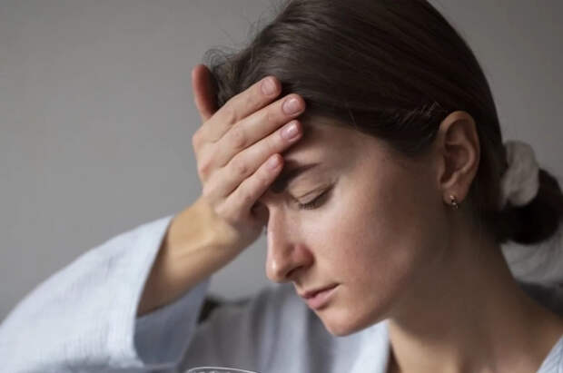 Врач Мясников раскрыл помогающий избежать похмелья совет отца