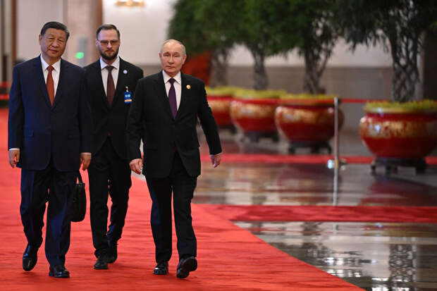 Путин провел встречу с заместителем председателя КНР Хань Чжэном в Харбине