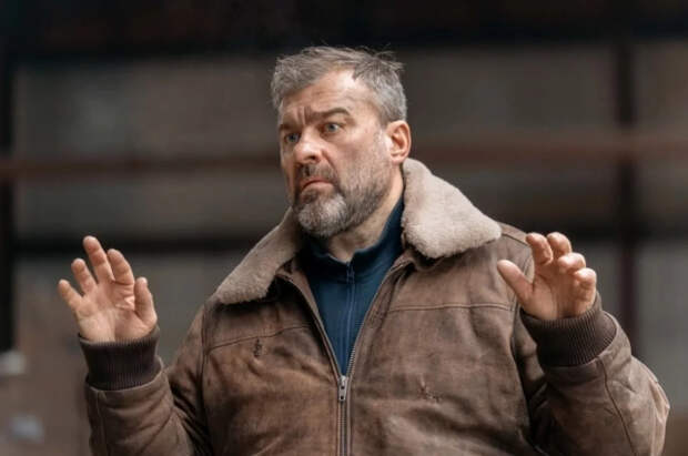 Пореченков сыграл в комедийном детективе «человека со своими странностями»