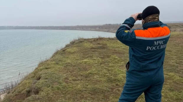 В Азовском море продолжаются поиски пропавших в море рыбаков