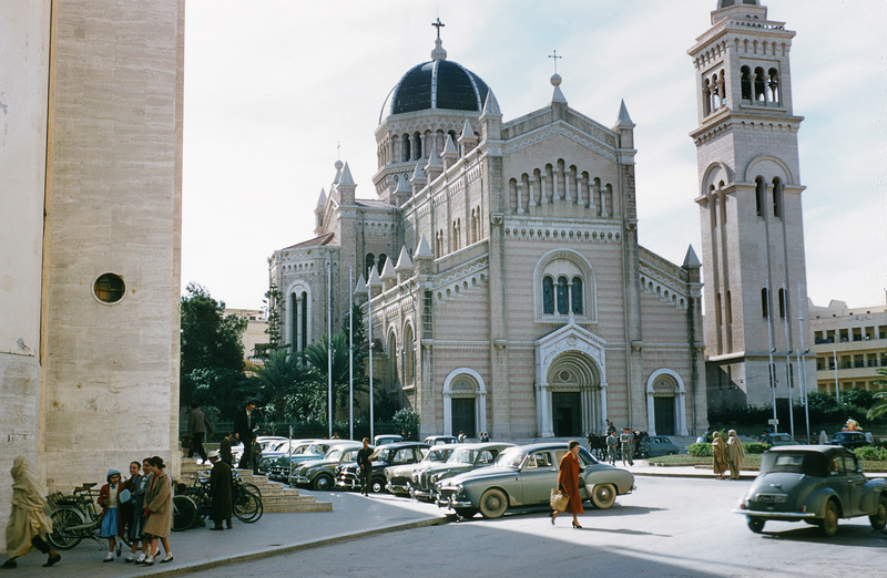 1957 PIAZZA CATEDRALE TRIPOLI2.jpg