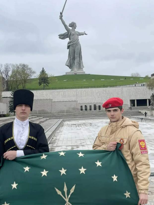 Волгоградская встреча юнармейцев с ветеранами как символ героизма и памяти