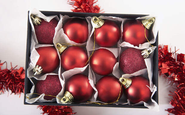 New_Year_wallpapers_Year_s_tree_decorations_for_New_Years_011357_ (700x437, 112Kb)
