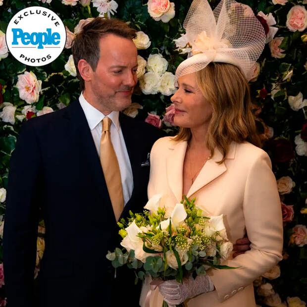 «Он немного бунтарь, и мне это нравится»: 69-летняя Ким Кэттролл вышла замуж в четвертый раз