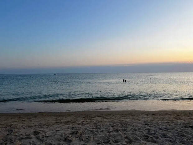 Забудьте про турецкие пляжи: 5 стран, где в мае море теплее, а отдых в два раза дешевле