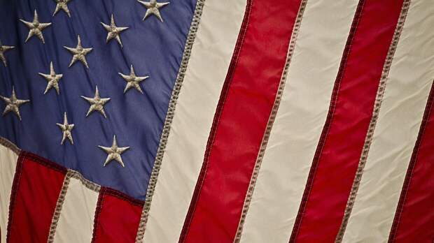 Сенатор Сандерс признал зарплату миллионов жителей США мизерной