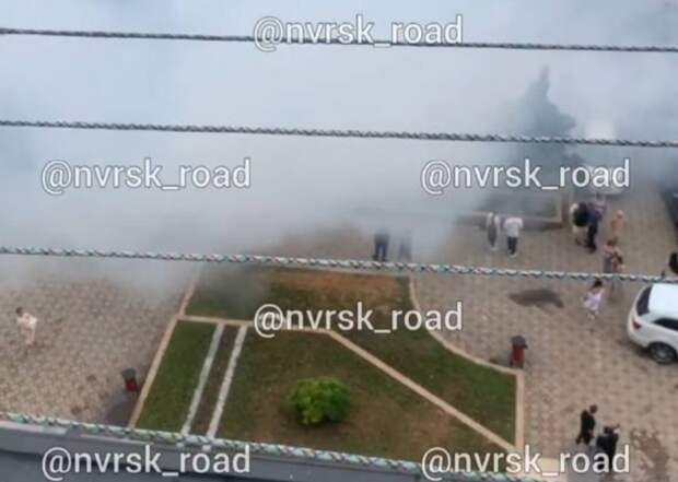 Дым от жжёной резины в окна жильцов. В Новороссийске гости свадьбы устроили дрифт на дороге