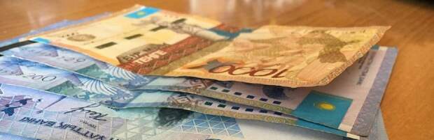 Кому в Казахстане предлагали самые высокие зарплаты в январе