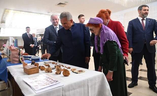 Минниханов встретился с представителями татарских общественных объединений в Беларуси