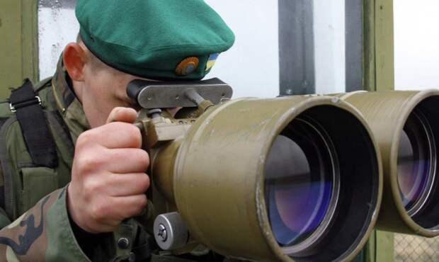 Двое украинских пограничников намерены просить гражданство РФ Двое украинских пограничников намерены просить гражданство РФ