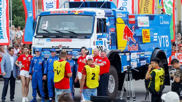 Экипаж Шибалова стал вторым на первом этапе «Шёлкового пути»