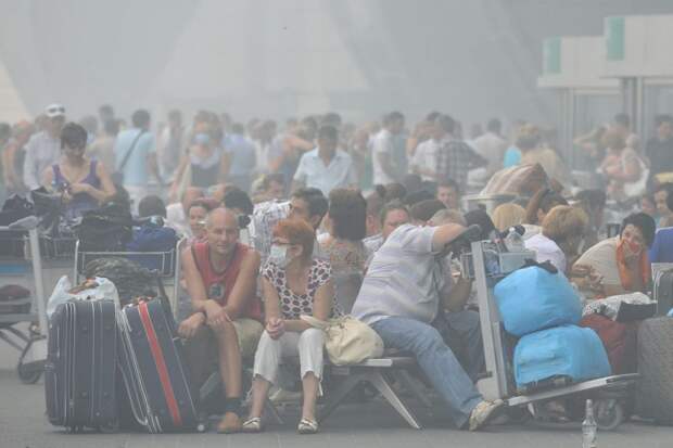 10 призрачных фото смога в Москве в 2010