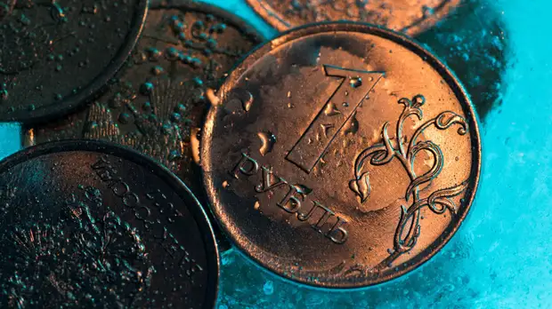 Эксперт прокомментировал ситуацию с курсом рубля