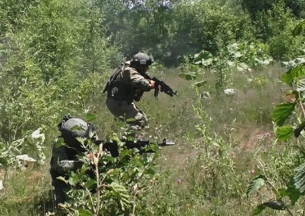 Задачи по ведению обороны лесостепной местности выполнили мотострелки ВВО в Приамурье