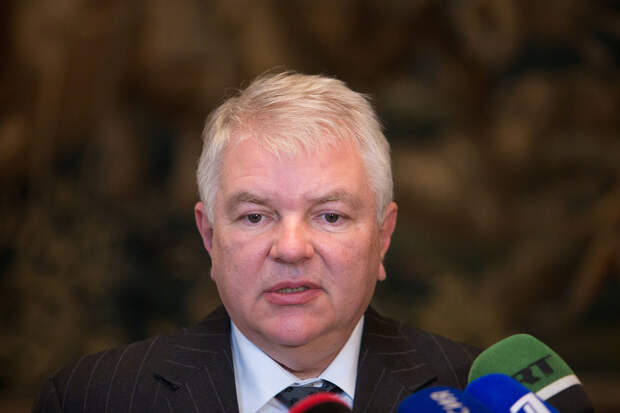 Мешков: ядерные планы Франции срывают перспективы переговоров по разоружению