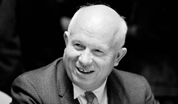 Как Никита Хрущев по Америке путешествовал и получил в подарок статуэтку свиньи