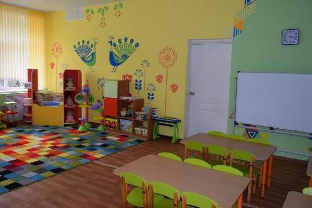 Владимир Путин поручил продлить работу ясельных групп и детских садов