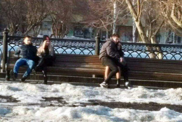 На ручках.