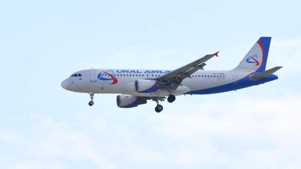 «Уральские авиалинии» получили 1,3 млрд рублей за посаженный в поле самолёт