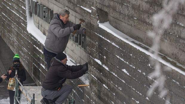 В Музее войны в Киеве убрали надпись на русском языке «Их имена бессмертны