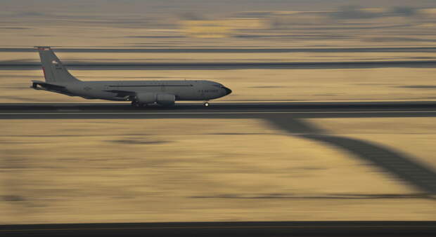 США начали возвращать авиацию и сотрудников на базу в Катаре
