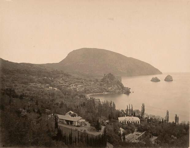 Бахчисарай и Гурзуф в 1880 году Бахчисарай и Гурзуф в 1880 году