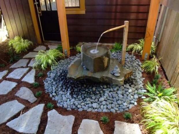 Водопады и фонтаны являются практически неотъемлемой частью японской садово-парковой культуры.