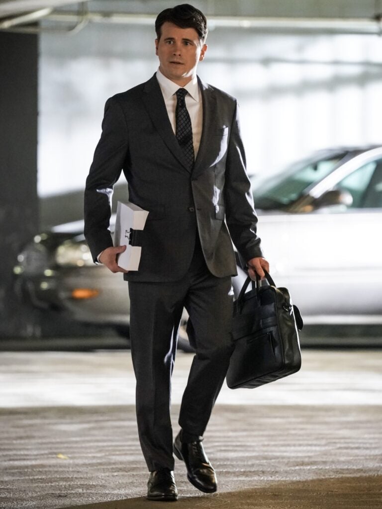 Jason Ritter as âJulian Markstonâ