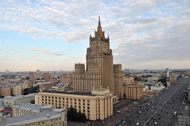 В Киеве задержали сотрудников российского посольства В Киеве задержали сотрудников российского посольства