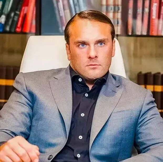Антон Петров