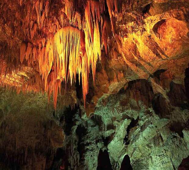 cave3 800x723 Пещеры в разных странах мира