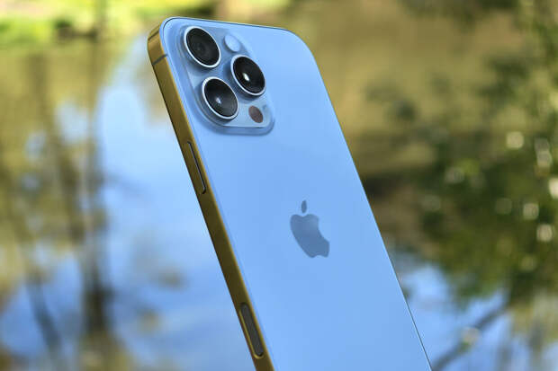 Hi-Tech Mail: флагманский iPhone 16 Pro подешевел в России до 80 тысяч рублей