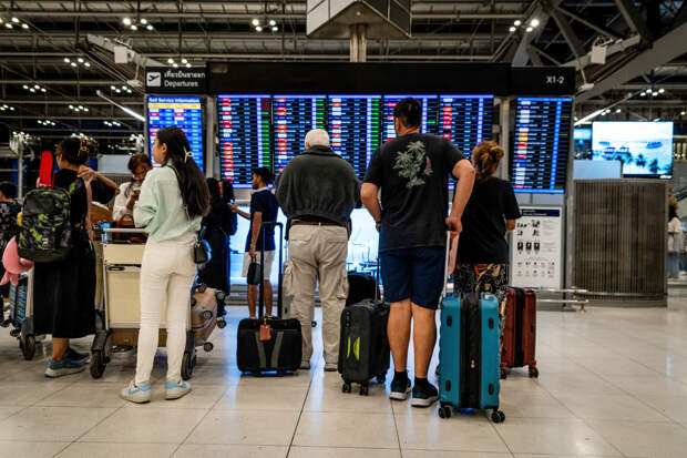 Турист 10 дней жил в транзитной зоне аэропорта из-за ситуации на Ближнем Востоке