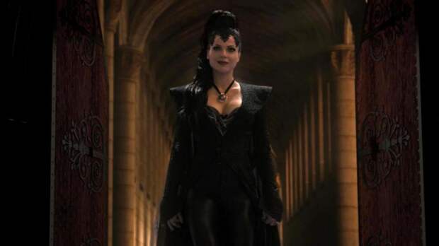 Невеста нашла любовную переписку жениха с другой женщиной и прочитала ее вместо клятвы у алтаря