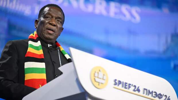 Президент Зимбабве призвал решить украинский конфликт за столом переговоров