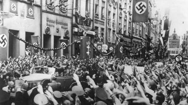 Данциг (Гданьск) приветствует Гитлера, 19 сентября 1939 года Данциг (Гданьск) приветствует Гитлера, 19 сентября 1939 года