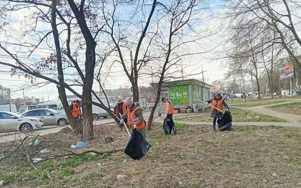 В Рязани проходят сезонные работы по уборке города