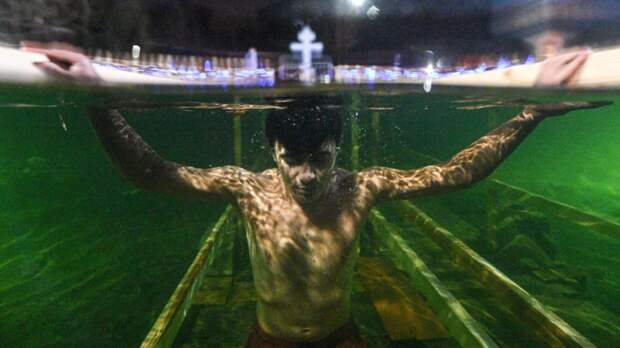 Врач Богомолова объяснила, кому нельзя купаться в проруби