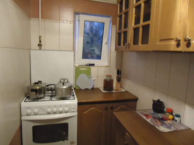 1 ложка на губку — и кухонные шкафчики за секунду станут как новые: от липкого жира, «ляпов» и потеков не осталось и следа