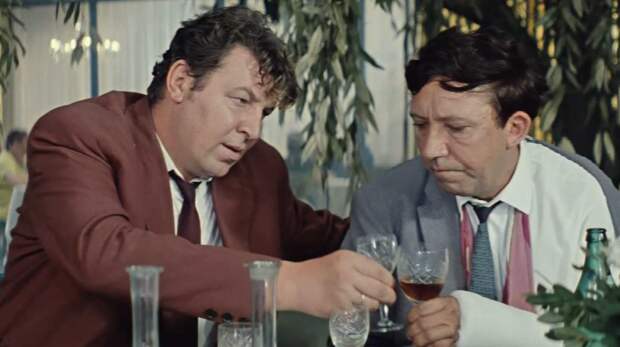 Для вас всех, кто смотрел в СССР, тест непроходим: «Бриллиантовая рука», «Девчата», «12 стульев» — угадайте популярные советские комедии 1960-1980-х