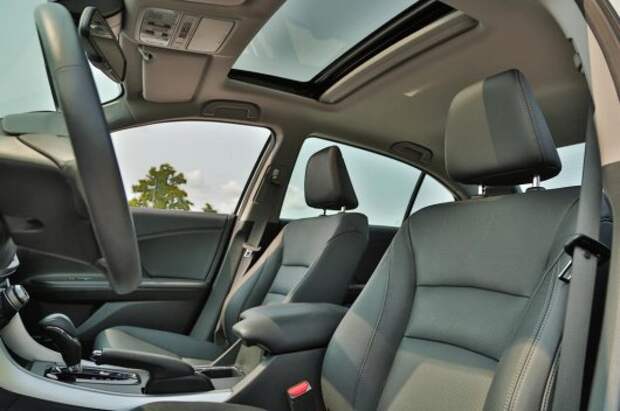 2014 Honda Accord против 2015 Hyundai Sonata (i40)