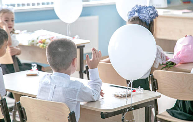 В Керчи первоклассника не пустили в школу из-за отсутствия пропуска