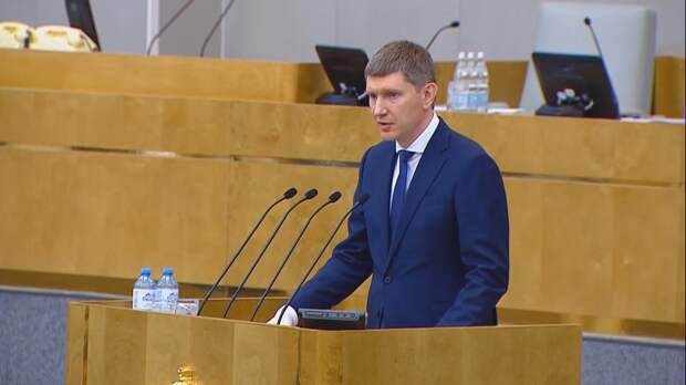 Решетников призвал обеспечить технологический суверенитет в производстве школьной формы