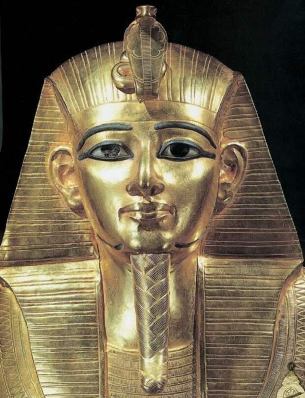 Маска фараона Псусеннеса I. | Фото: artehistoria.com.
