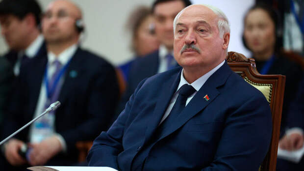 Лукашенко заявил о невозможности оторвать Белоруссию от России