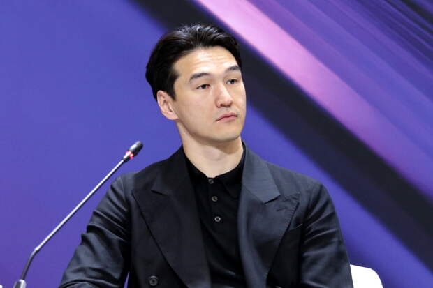 Комику Нурлану Сабурову запретили въезд в Россию на 50 лет. В стране у него осталось имущество на 160 миллионов рублей