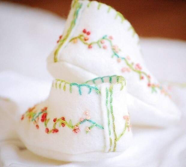Неземной красоты пинетки для малыша и отличная идея для домашних тапок!